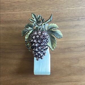 Bath & Body Works Purple and Green Grape Cluster Wallflower